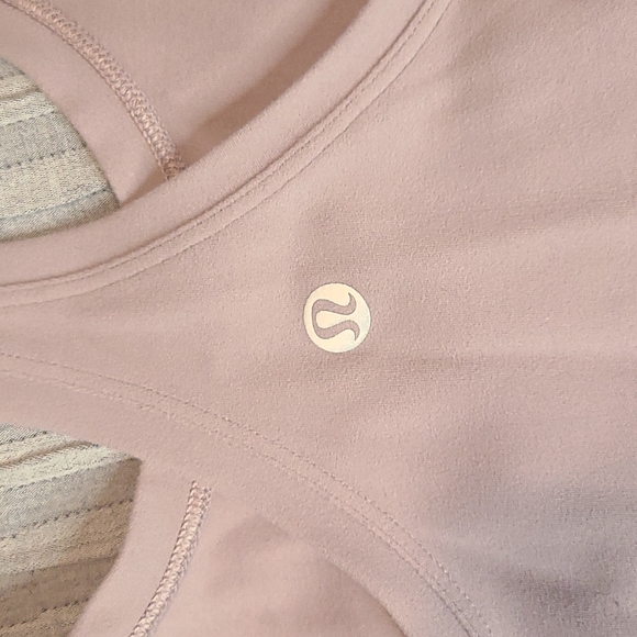 Lululemon Size 4 tank NWOT - Picture 3 of 3